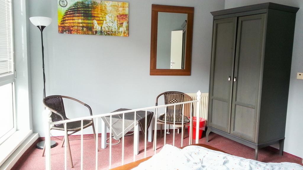 Hostel Die Etage East Berlin Szoba fotó